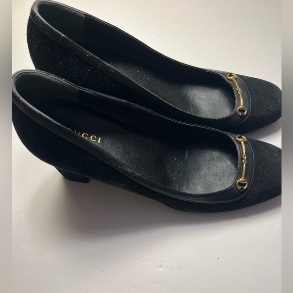 GUCCI Black Suede Heel Pump with Gold Horsebit Detail size 40.5 - Picture 3 of 7